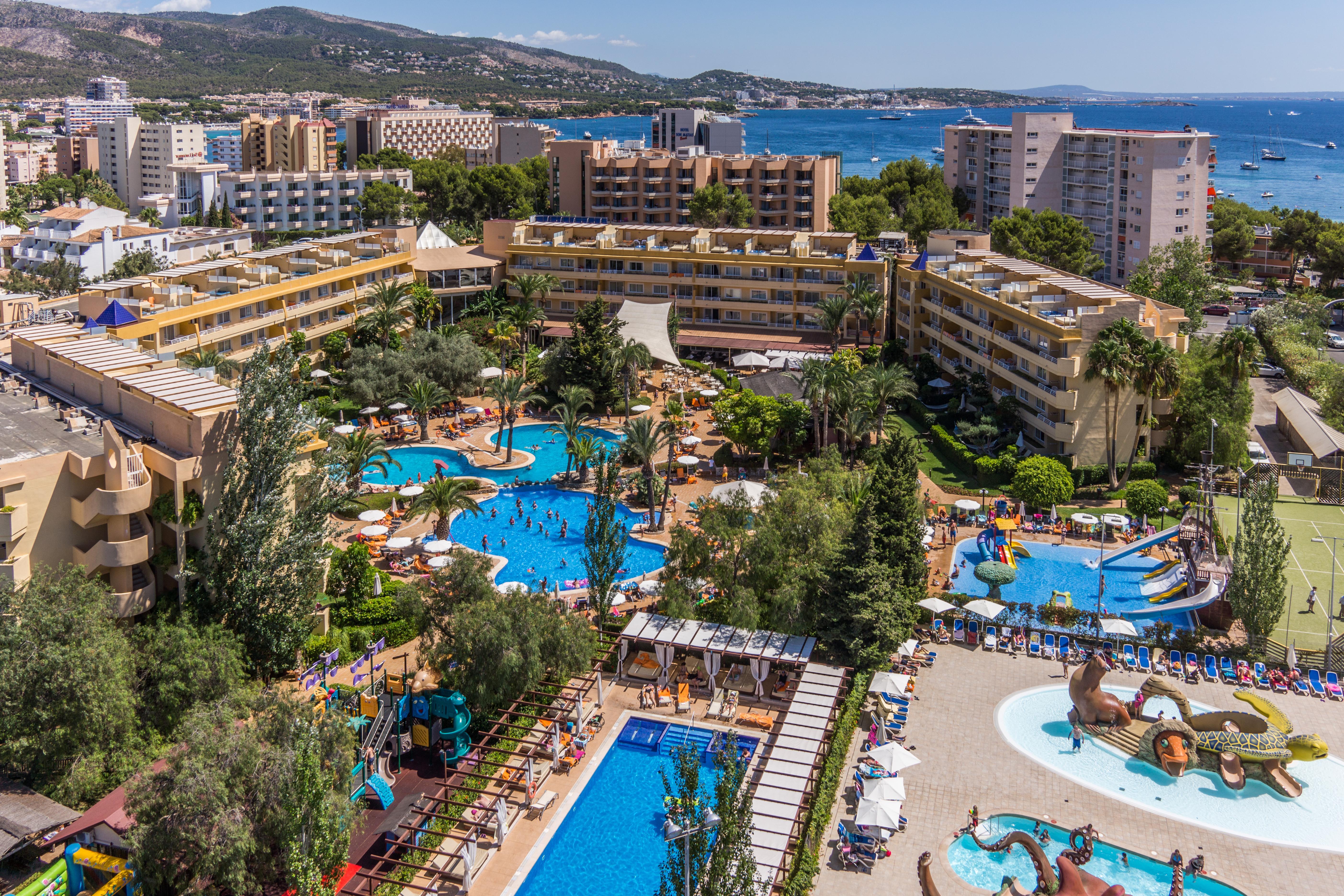 Zafiro Palmanova Aparthotel Exterior photo
