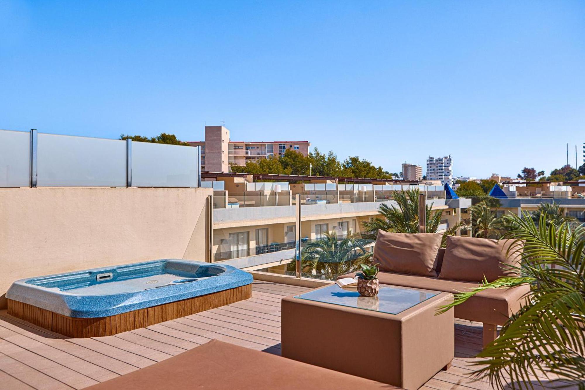 Zafiro Palmanova Aparthotel Exterior photo