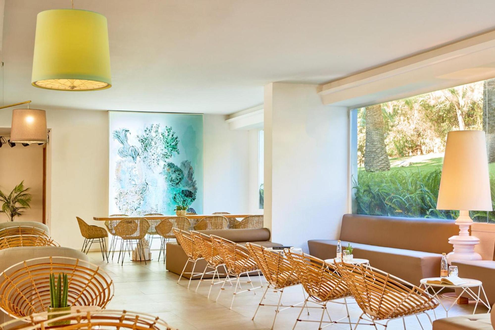 Zafiro Palmanova Aparthotel Exterior photo