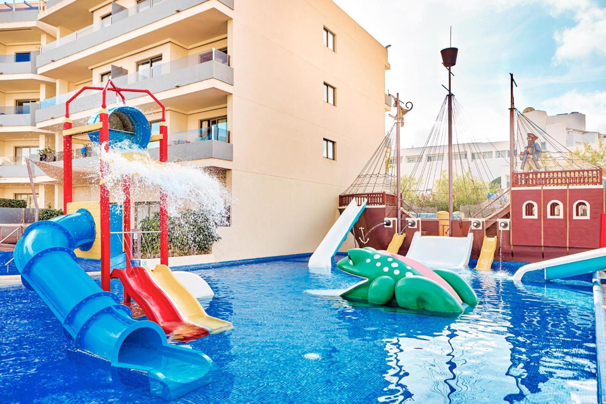 Zafiro Palmanova Aparthotel Exterior photo