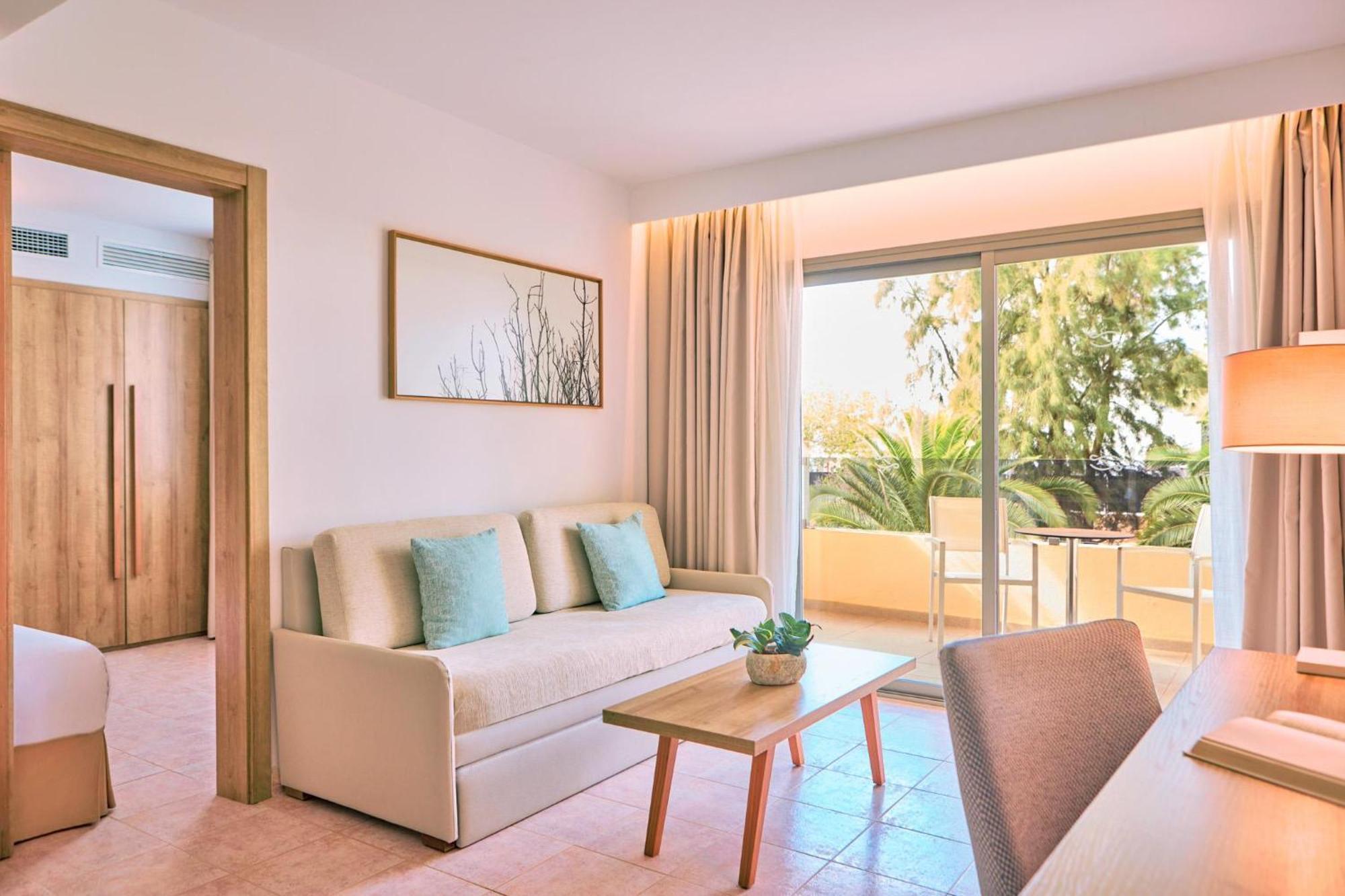 Zafiro Palmanova Aparthotel Exterior photo