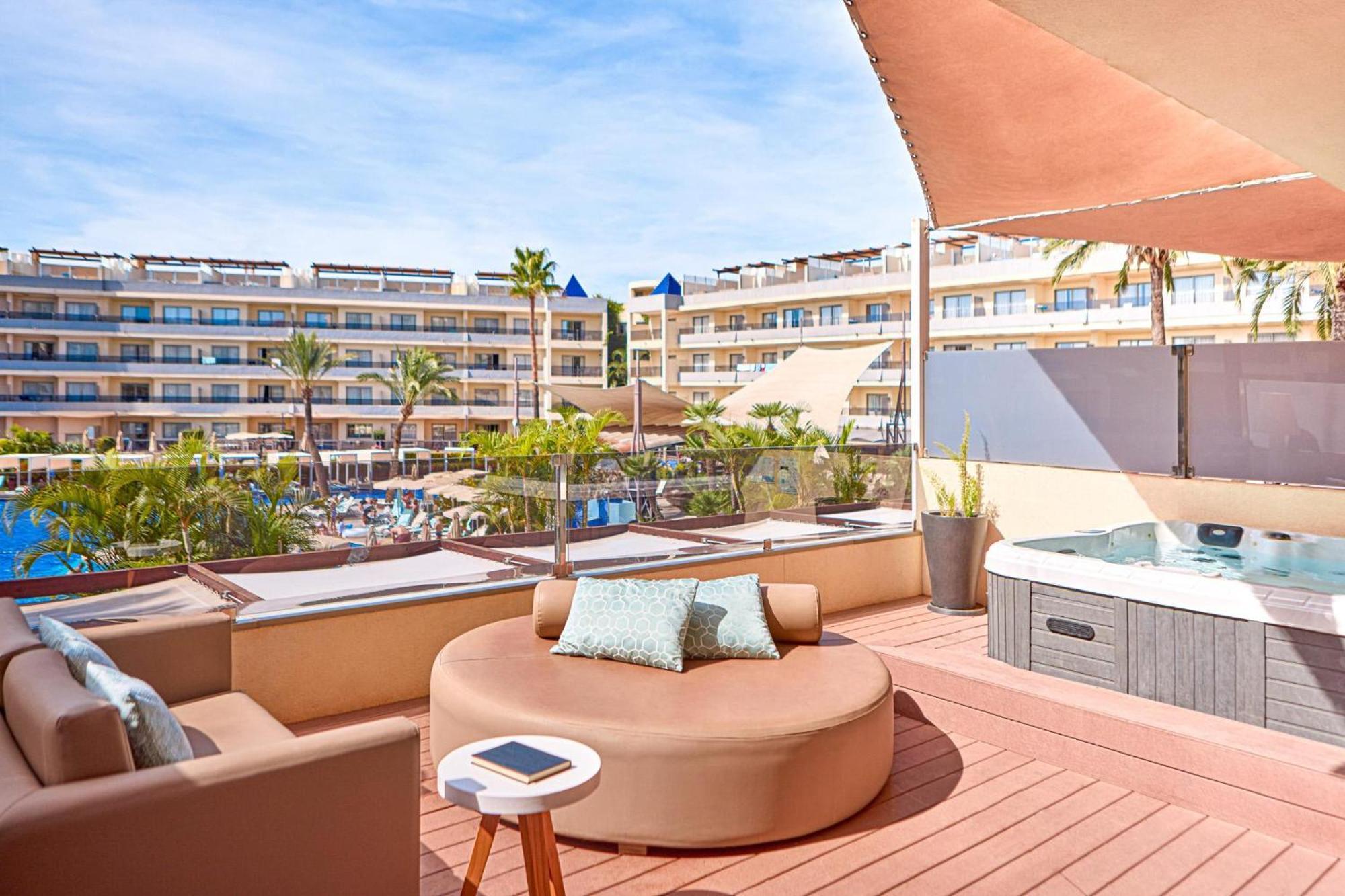 Zafiro Palmanova Aparthotel Exterior photo