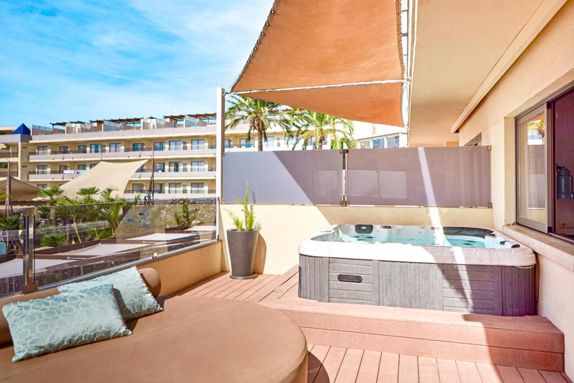 Zafiro Palmanova Aparthotel Exterior photo